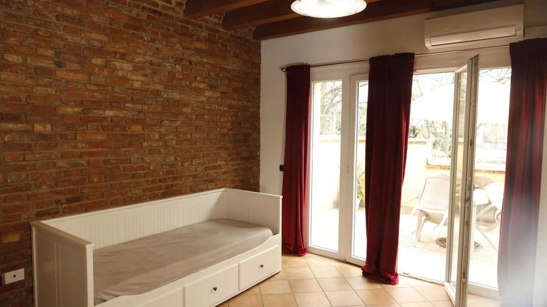 Amira Suite Fiera Verona 0*,  Italy